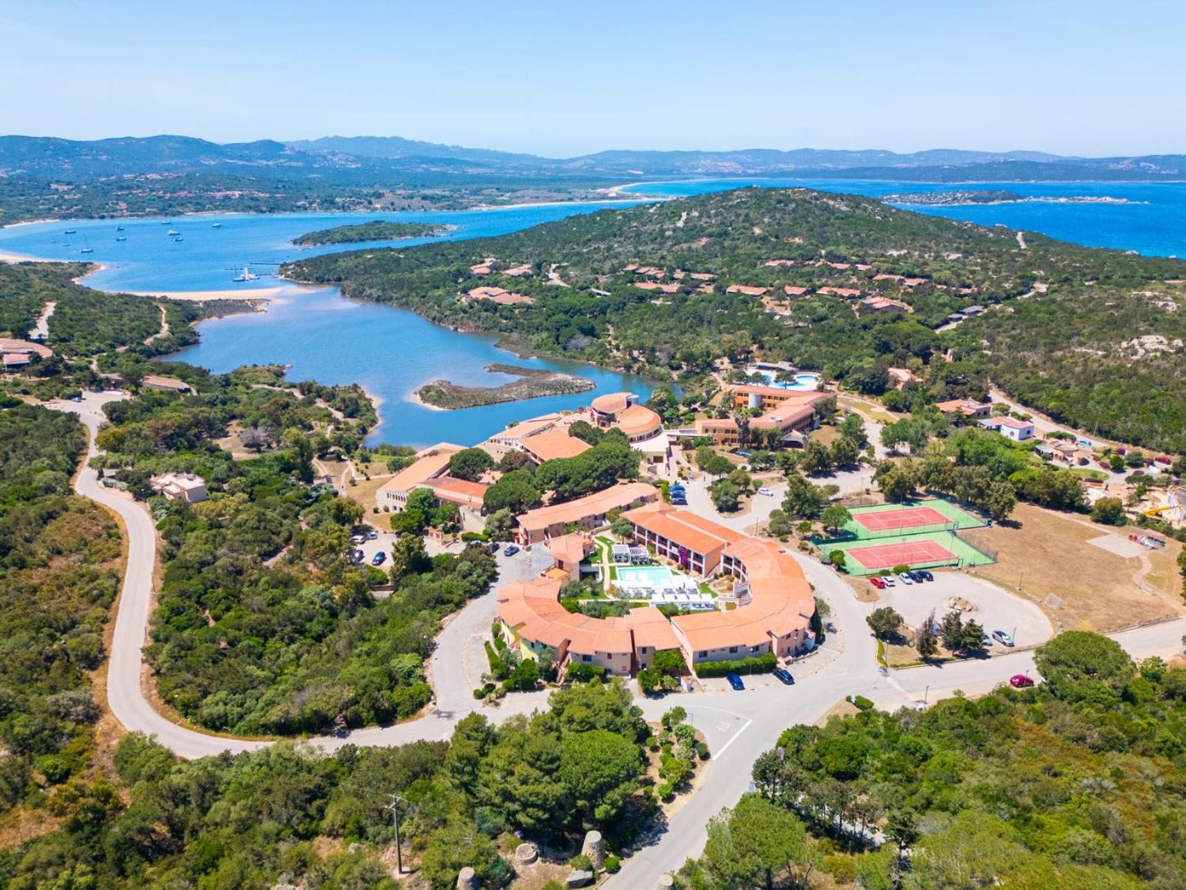 AHR Costa Serena Village Palau Esterno foto
