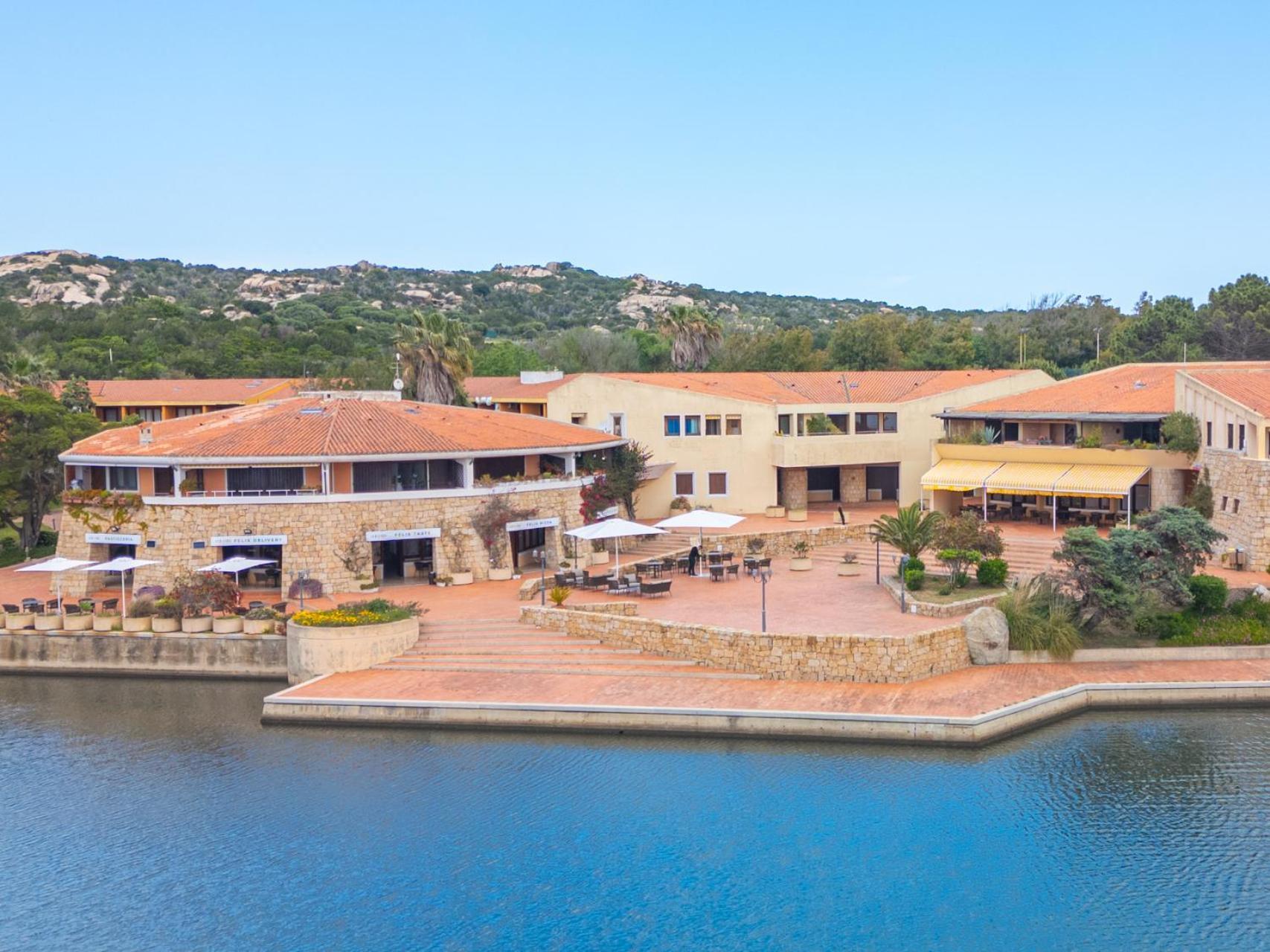 AHR Costa Serena Village Palau Esterno foto
