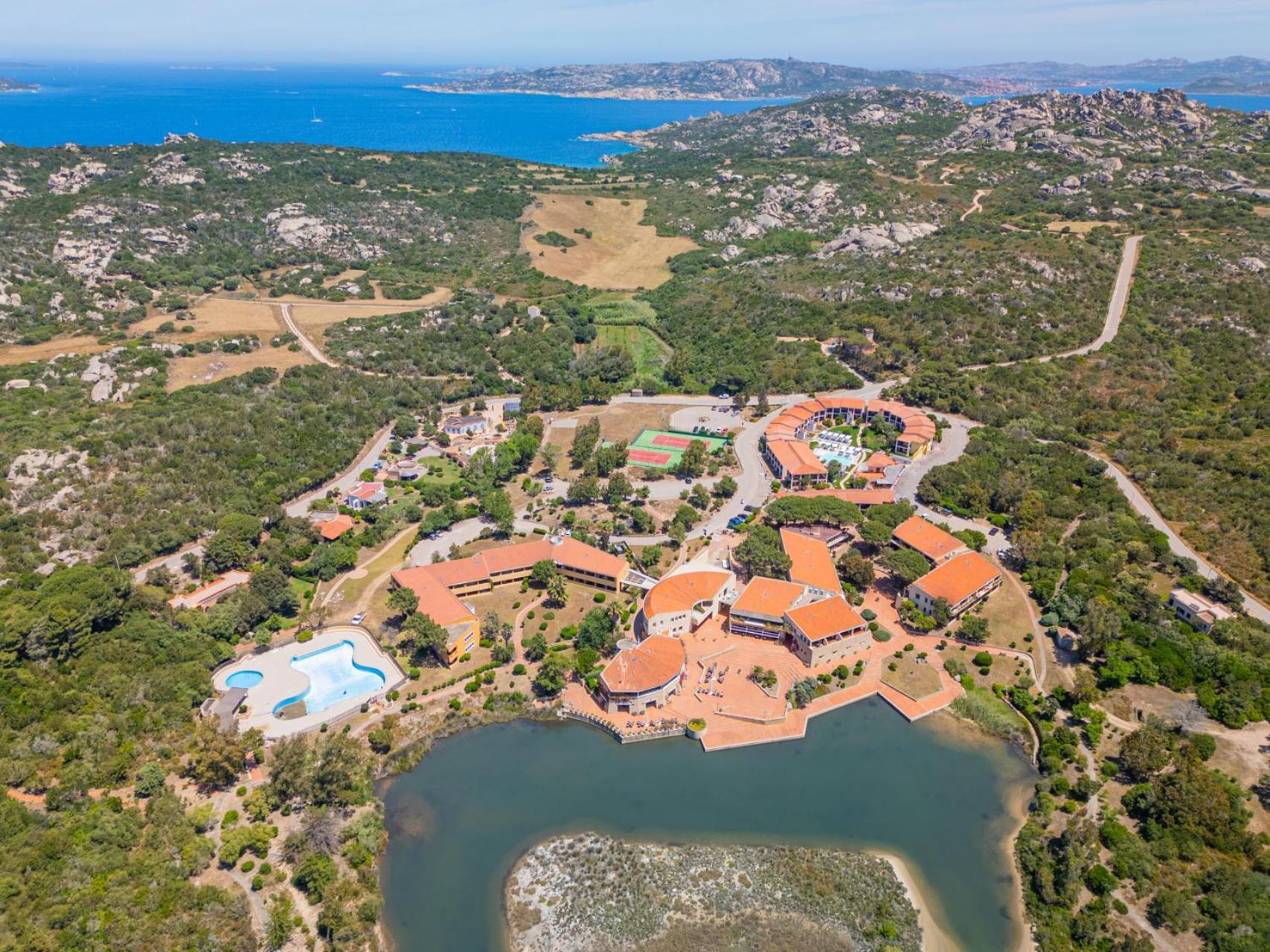 AHR Costa Serena Village Palau Esterno foto