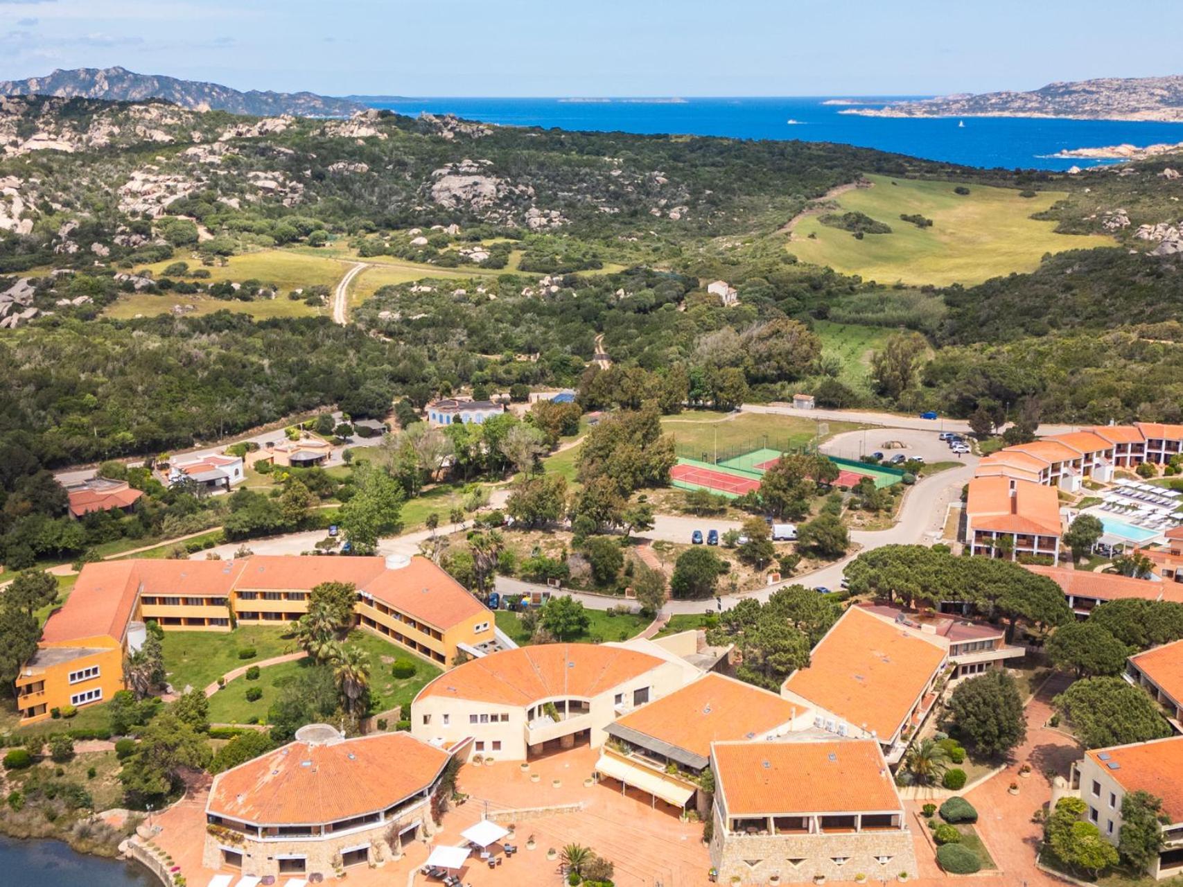 AHR Costa Serena Village Palau Esterno foto