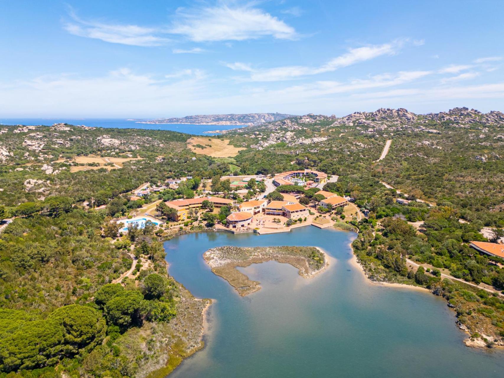 AHR Costa Serena Village Palau Esterno foto