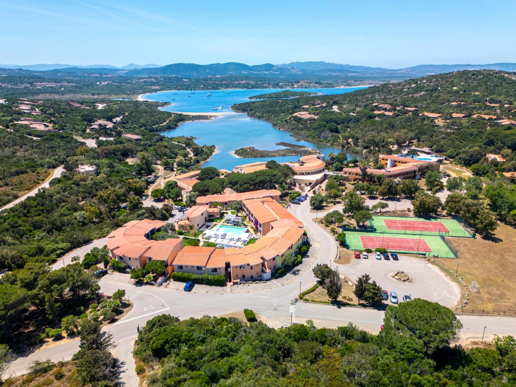AHR Costa Serena Village Palau Esterno foto